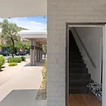 Windfield Condo In The Entertainment District